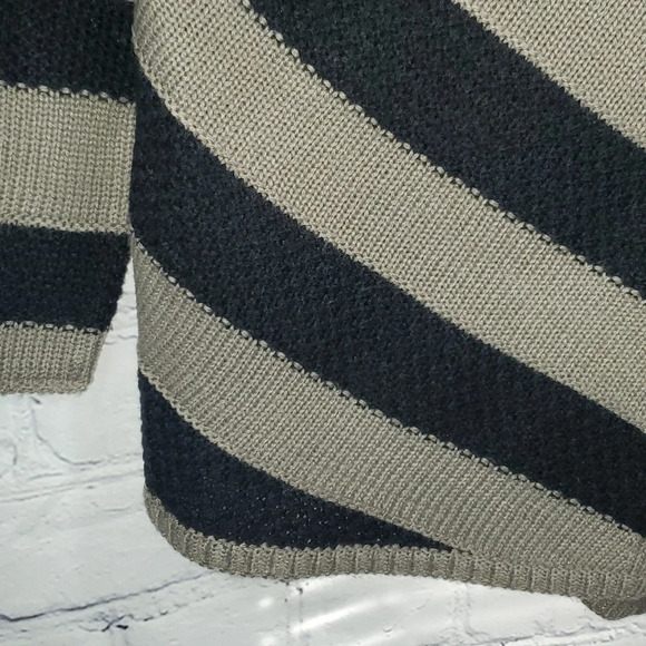 Striped Maurices V-neck Sweater Size 0 - Picture 4 of 9